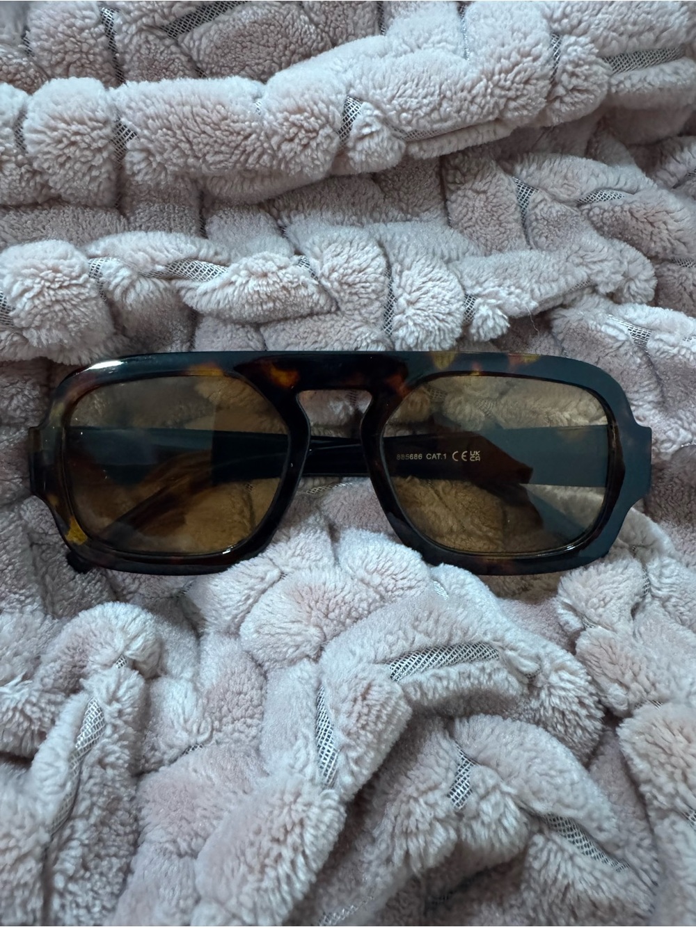 Made in UK Unisex Tortoiseshell Square Sunglasses - Brown Lenses
